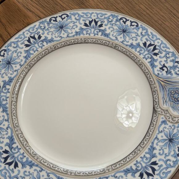 Two Marchesa by Lenox Sapphire Plume Fine Bone China Dinner Plates - Picture 9 of 9